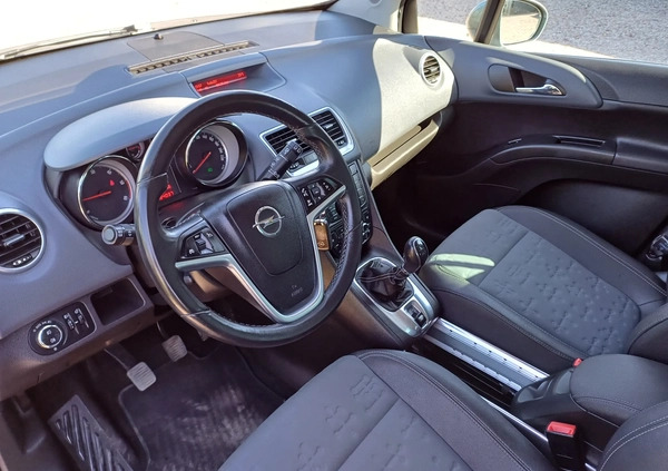Opel Meriva cena 19900 przebieg: 184000, rok produkcji 2011 z Skoki małe 92